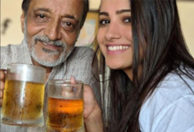 Famed TV Actress Spotted Drinking Alcohol with Her Father in law